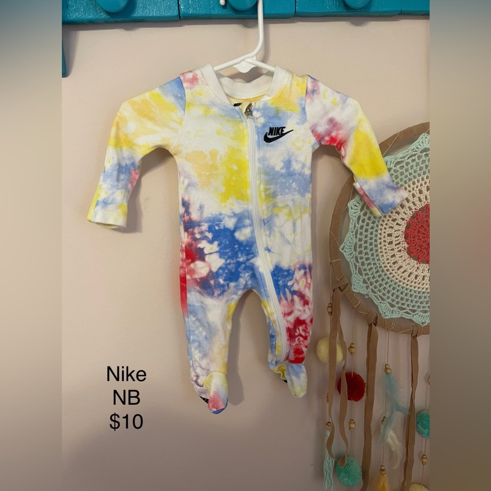 Nike baby footies